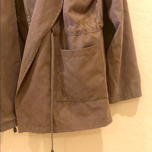 Light Jacket - Picture 4 of 5